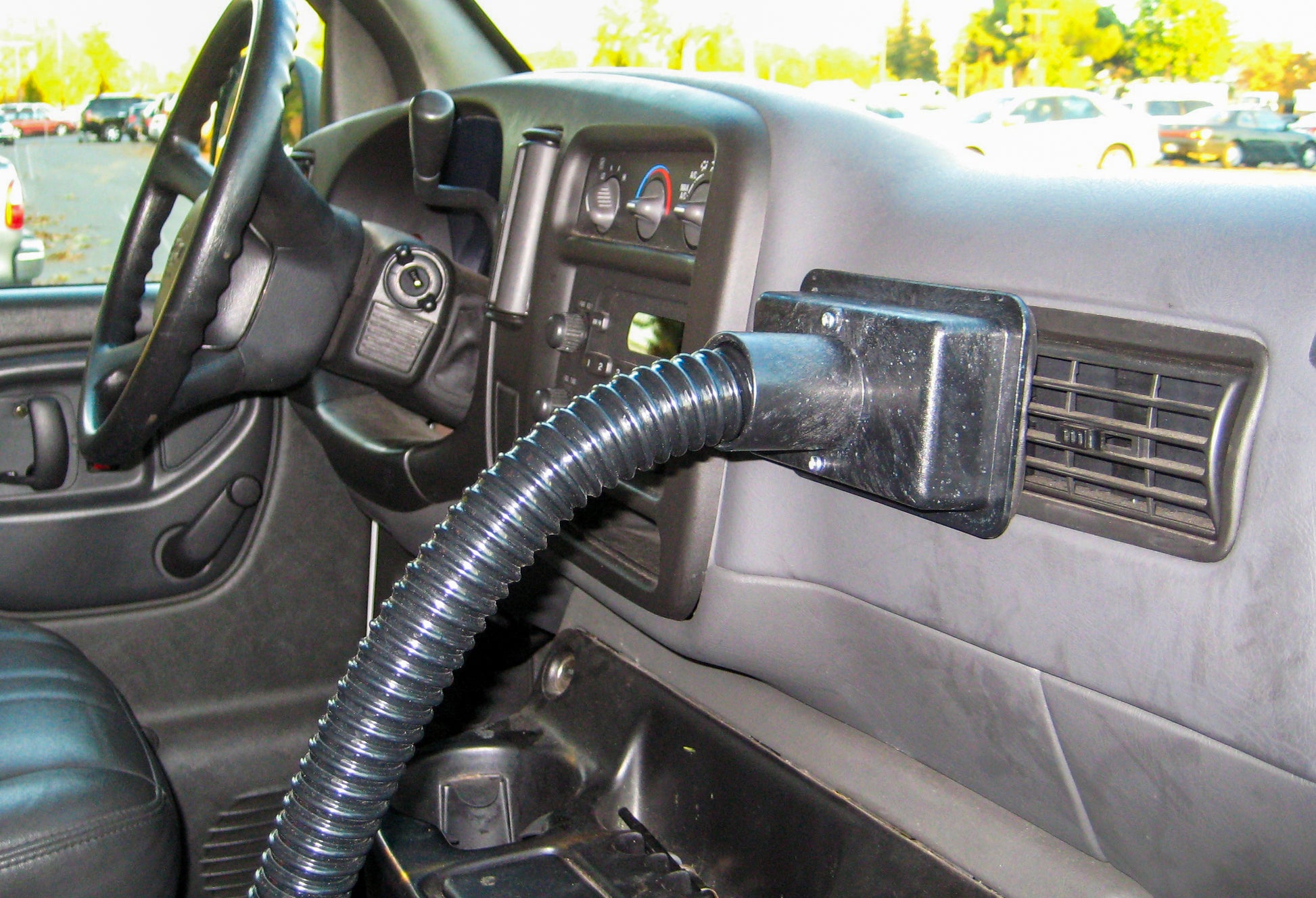 CoolK9 Climate Control System for Police vehicles. Air directed from your air conditioning to your K9.